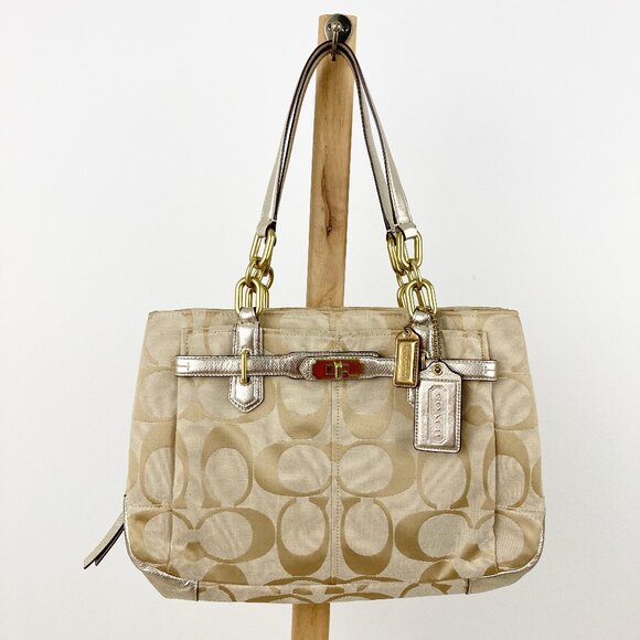 Coach Signature Chelsea Jayden Shoulder Handbag 17806 - Picture 1 of 15